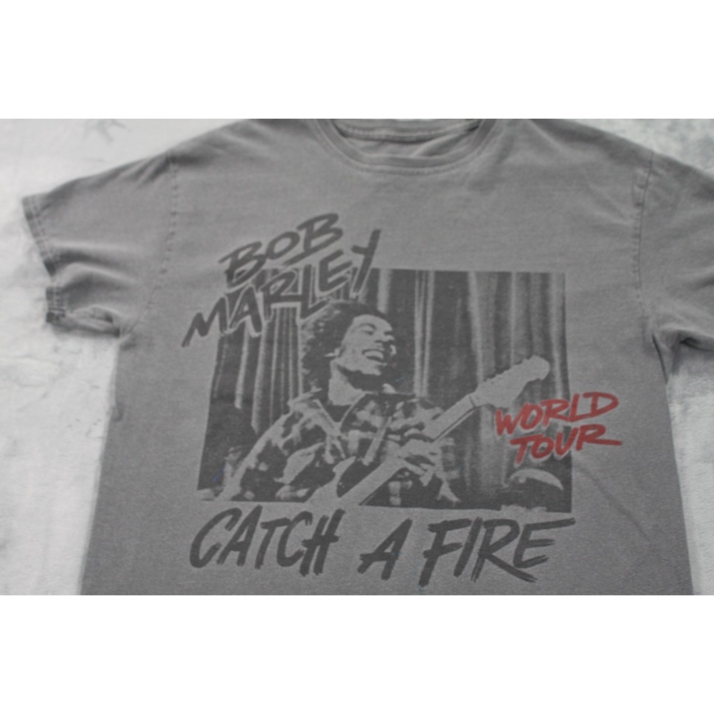 Bob Marley Catch A Fire World Tour Graphic T-Shirt Gray Short Sleeve